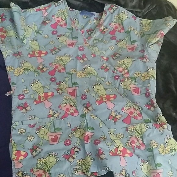 Scrub tops - Picture 2 of 2