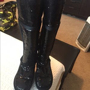 Over the knee, sequence UGG boots