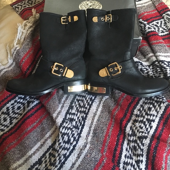 Vince Camuto boots size 6.5 - Picture 3 of 3