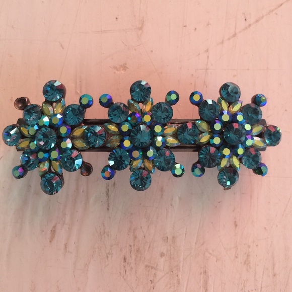 Nordstrom Accessories - Turquoise Crystal Barette