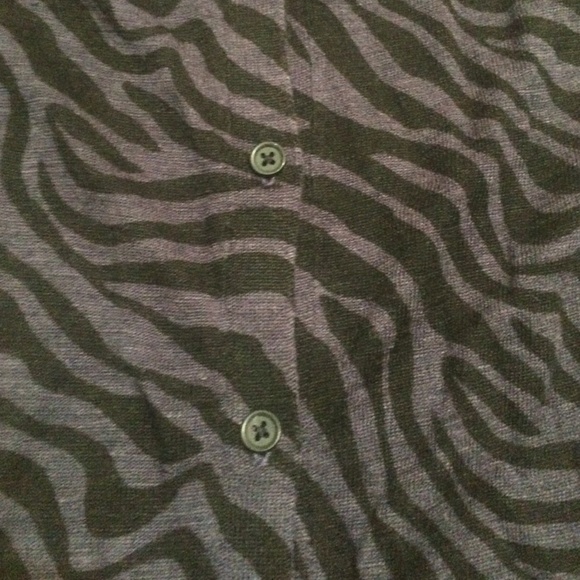 Button down shirt - Picture 3 of 3