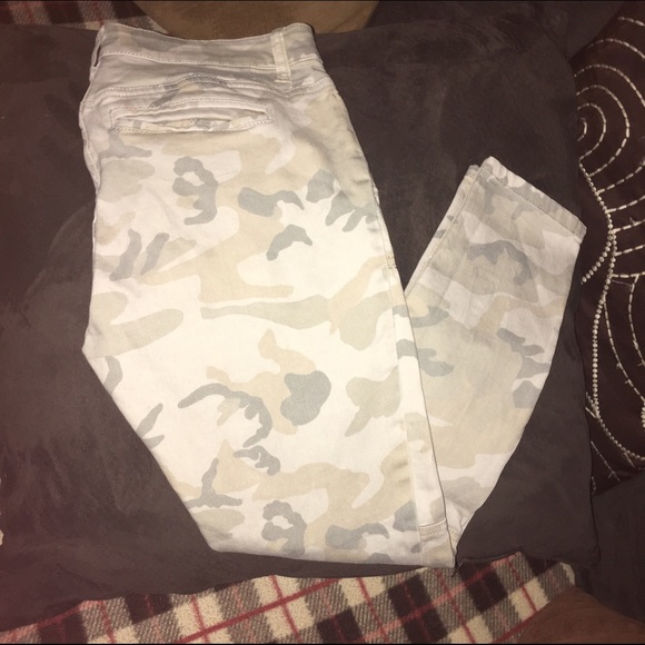 Bdg camo skinny jeans like new
