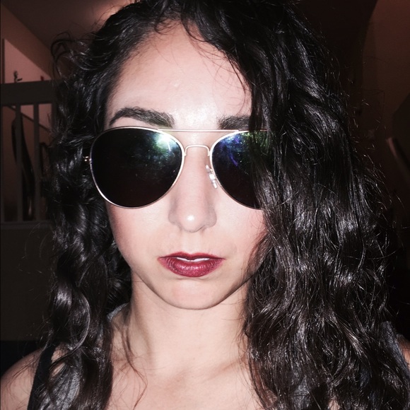 Meet your Posher, Liana