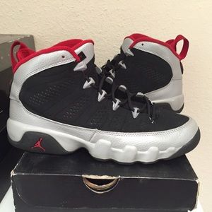 Kilroy 9s size 5.5