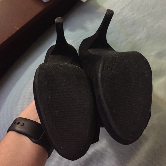 Heels - Picture 2 of 4