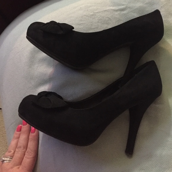 Heels - Picture 3 of 4