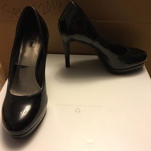 Black Pumps