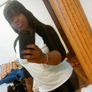 Meet your Posher, Monique