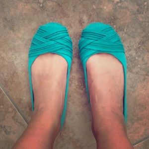 Teal A&E flats