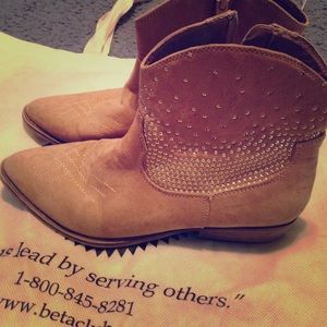 ⭐️sale⭐️Tan Ankle cowboy boots