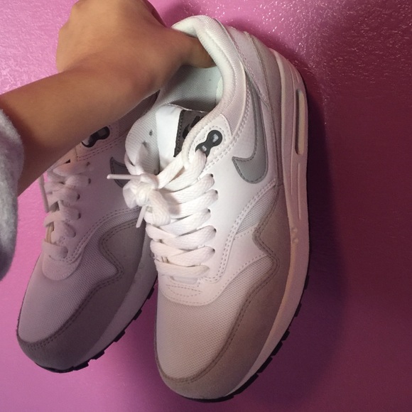 WMNS AIR MAX 1 ESSENTIAL