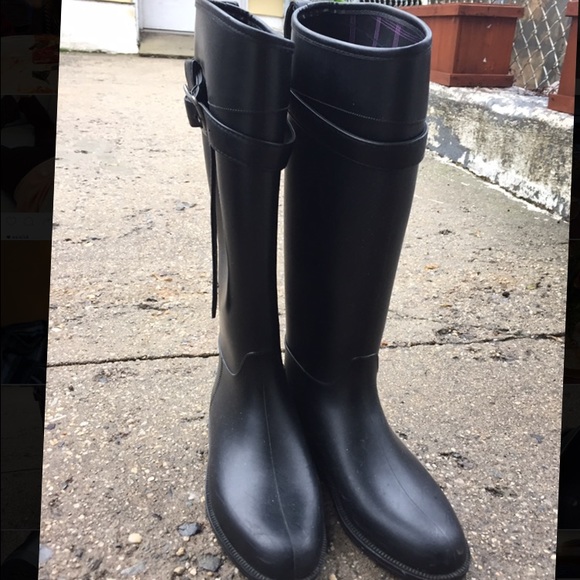 Like new RAIN BOOTS