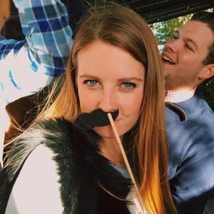 Meet your Posher, Lauren