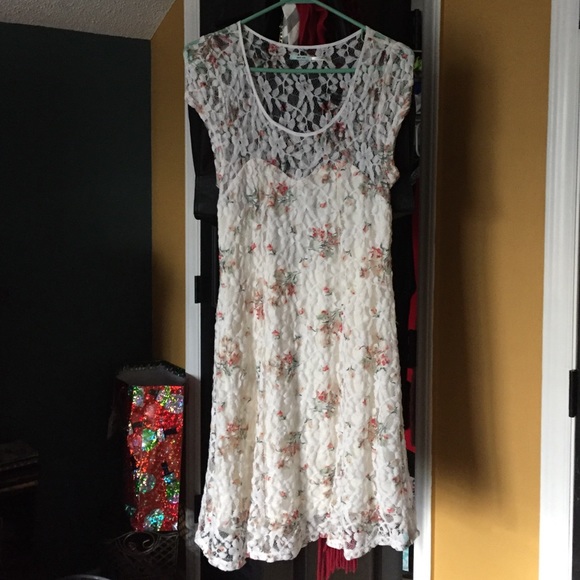 Kimchi blue white lace floral dress