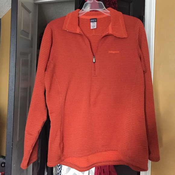 Burnt orange Patagonia pullover