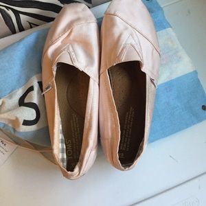 Pink corduroy toms