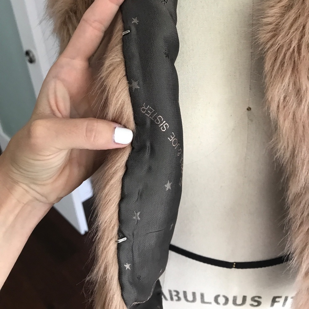 Beautiful NWOT Paul & Joe Sister faux fur vest! - Picture 5 of 8