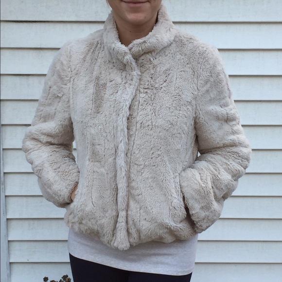 Beautiful FAUX FUR coat!
