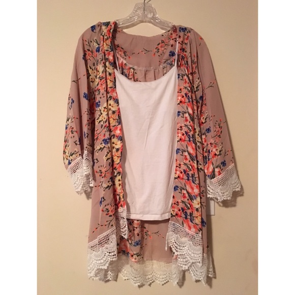 Boutique Other - Flower Print Kimono