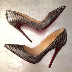 HOST PICK 👠👠 Christian Louboutin Pumps