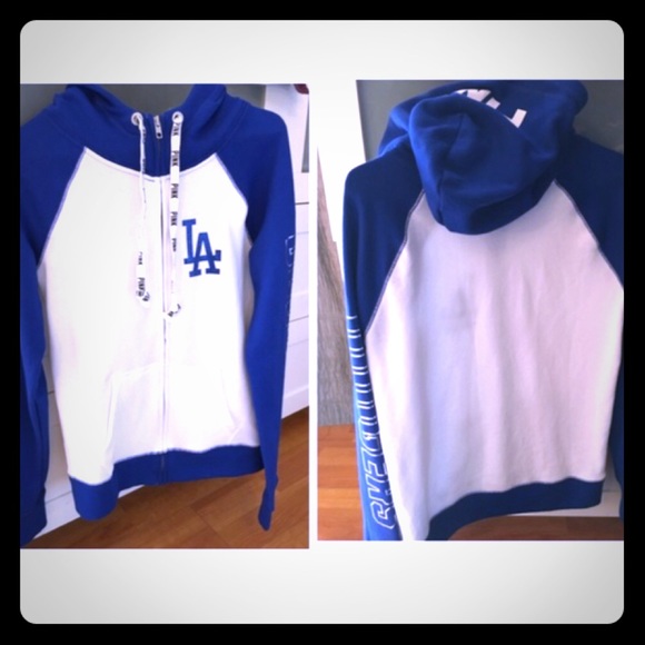 💙Limited edition Victoria secret pink sweater💙