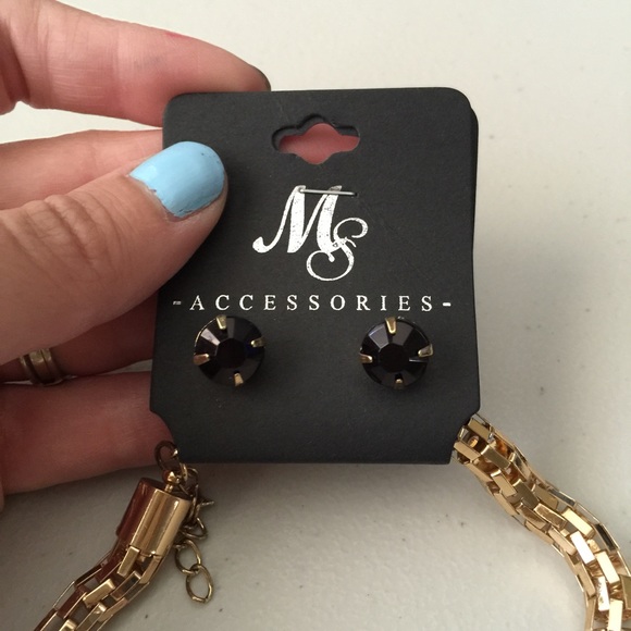 Crystal Statement Necklace - Picture 4 of 4