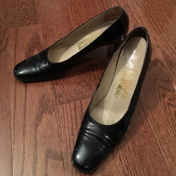 FERRAGAMO vintage heels