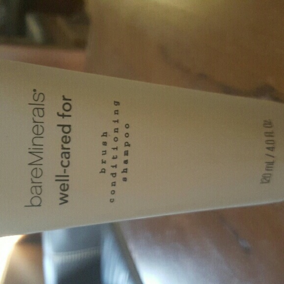 Bare minerals well cared for brush shampoo