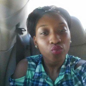 Meet your Posher, Alexis