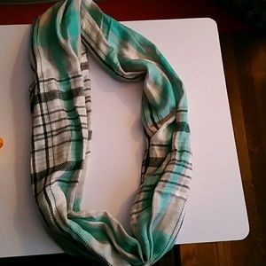 Infinity scarf