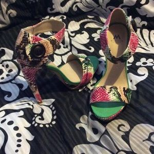 Snakeskin 4 inch heels NEVER WORN