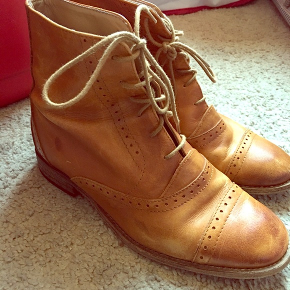 Combat boots