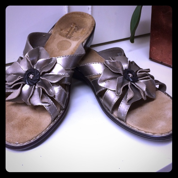 Clarks Gold Sandles