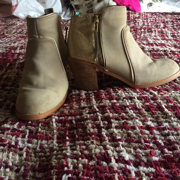 Ankle booties