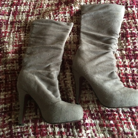 Mid thigh stiletto boots