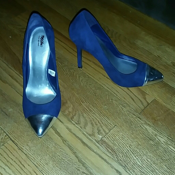 Pointed toe heel