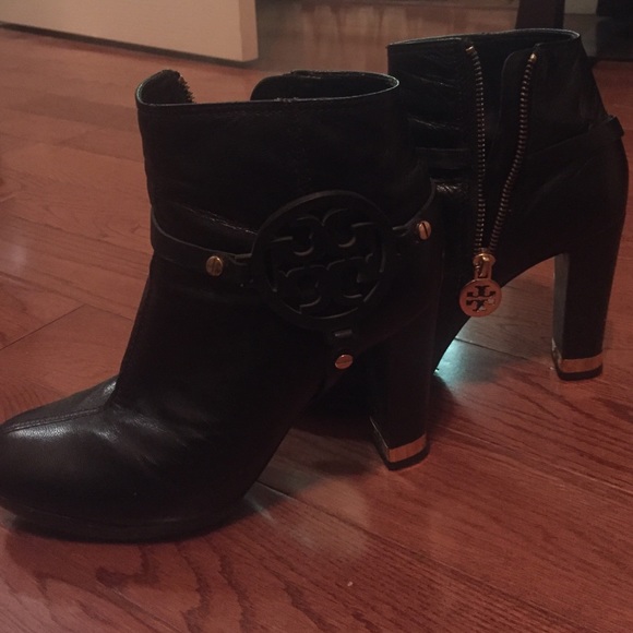 Tory Burch Leather Booites