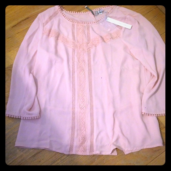 Adorable light pink blouse