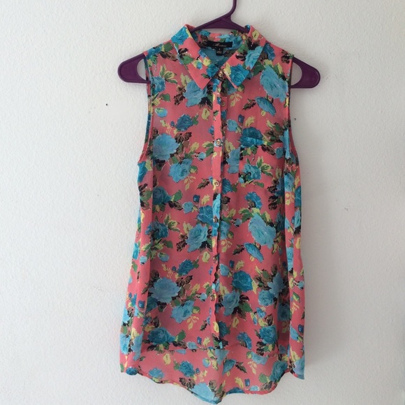 Sleeveless Collar Blouse