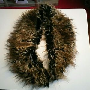 Faux fur collar scarf