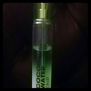 Bath and body works coconut water chill