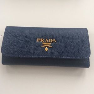 Prada Saffiano Metal key holder wallet in Bluette