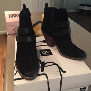 Dolce vita Connery Black suede booties