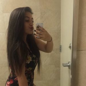 Meet your Posher, Marcela