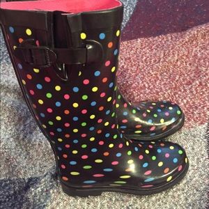 Polka-dot rain boots ;)