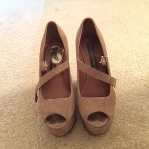 Steve Madden Nude Suede Wedges