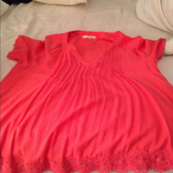 Women's blouses - Picture 3 of 4