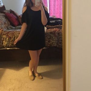 Baby doll dress with open shoulders