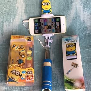 Minion Mini Selfie Stick + Earbuds Set