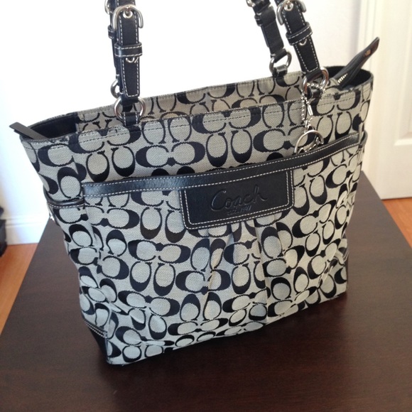 AUTHENTIC COACH Print Shoulder Bag - Picture 2 of 4